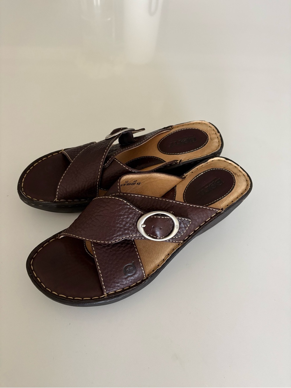Born BOC Women’s Brown Leather Crossover Slide Sandals Wedge w/ Silver Buckle 10